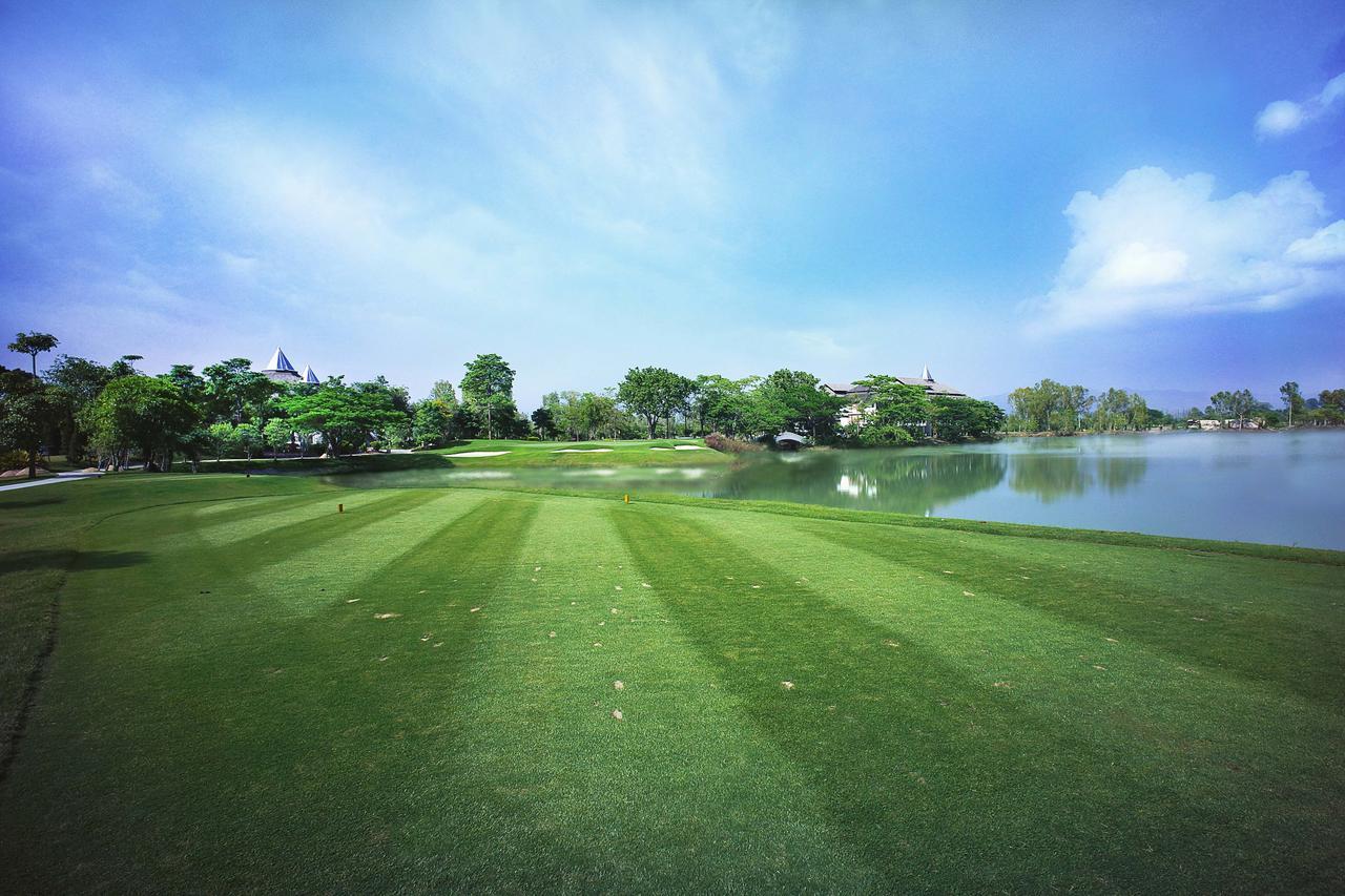 Hotel Gassan Legacy Golf Club à Lamphun Extérieur photo