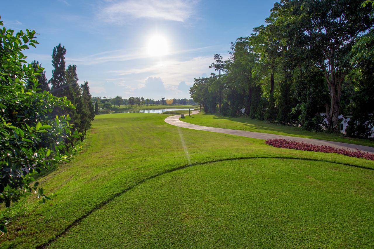 Hotel Gassan Legacy Golf Club à Lamphun Extérieur photo