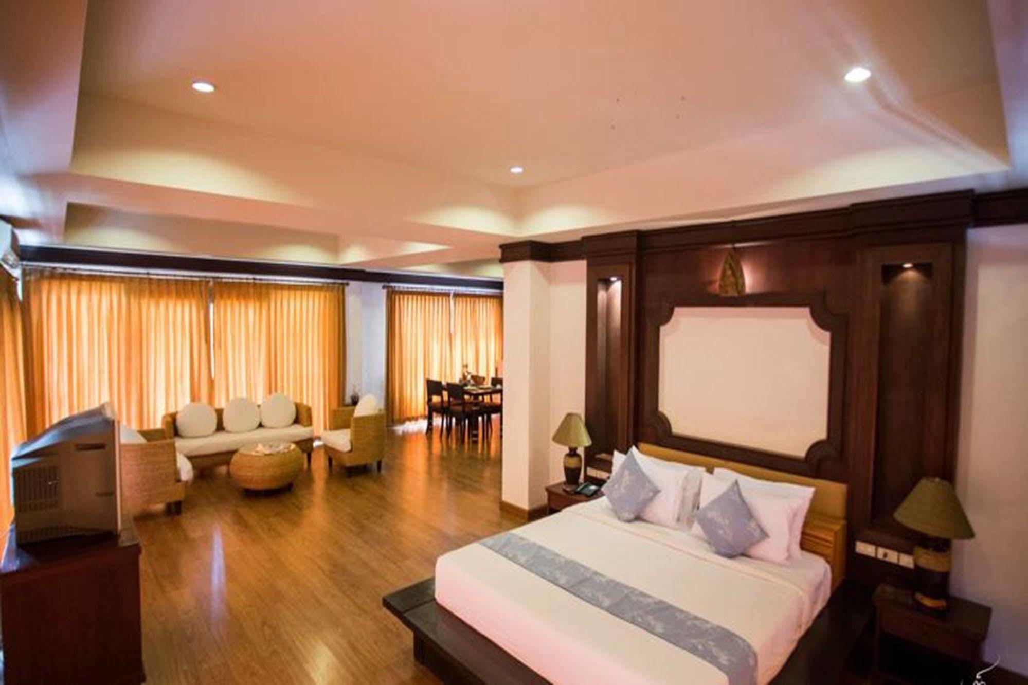 Hotel Gassan Legacy Golf Club à Lamphun Extérieur photo