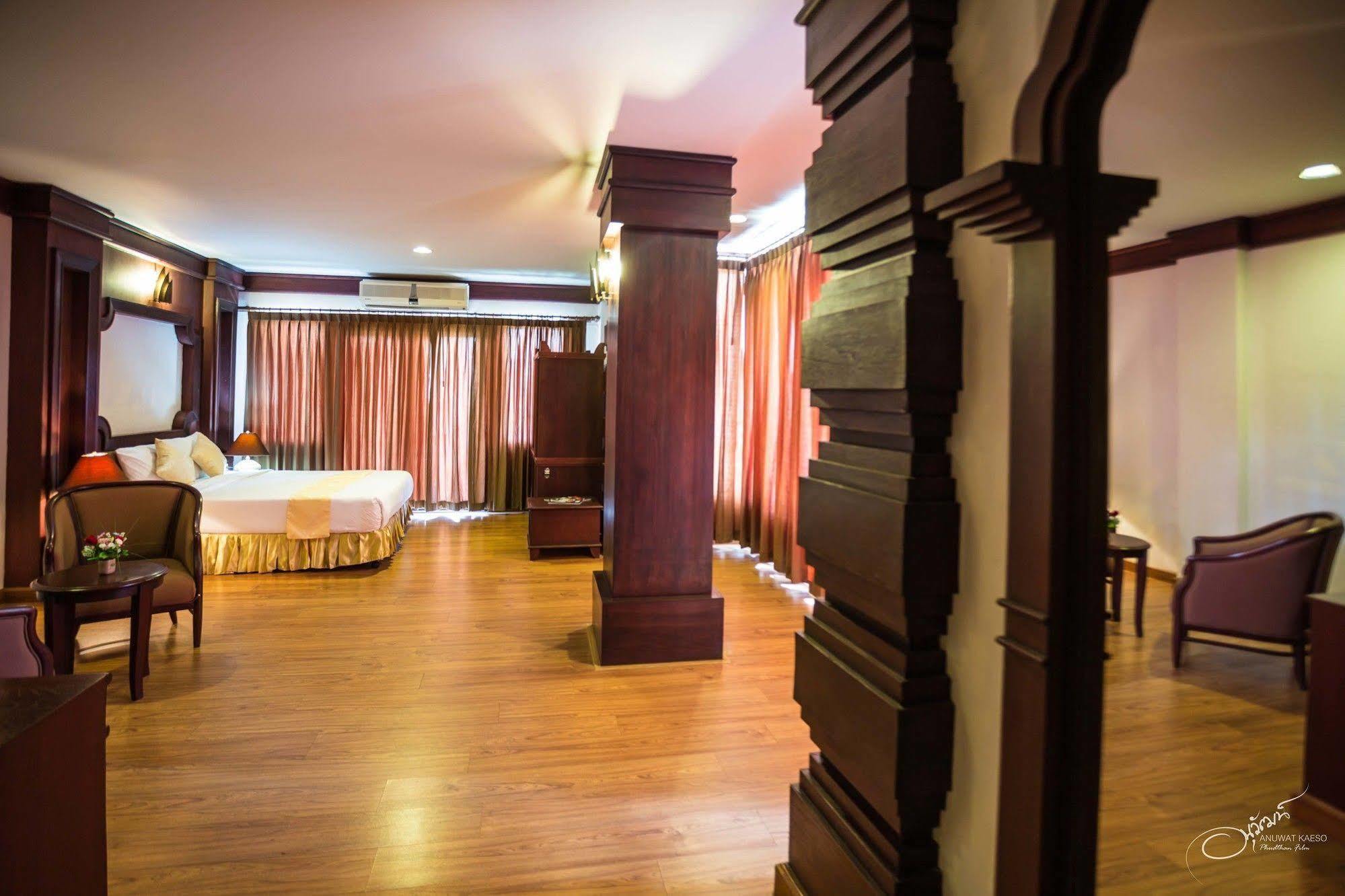 Hotel Gassan Legacy Golf Club à Lamphun Extérieur photo